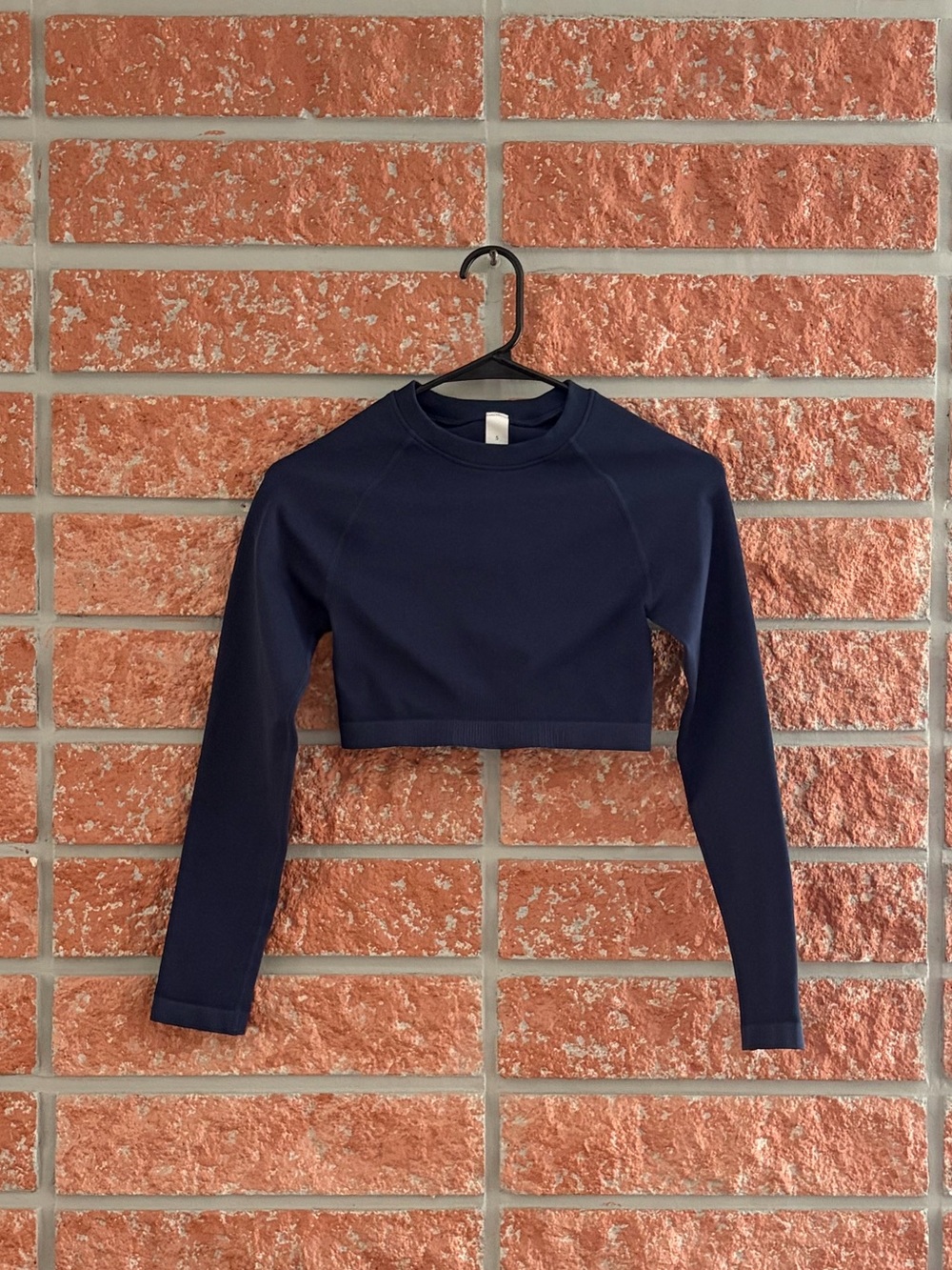 🌟Long-Sleeve Performance crop Top